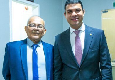 Saullo Vianna prestigia homenagem a Rai Cardoso em Parintins