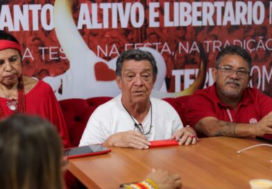 Alinhamento de arena reúne itens oficiais do Garantido na reta final para o Festival de Parintins