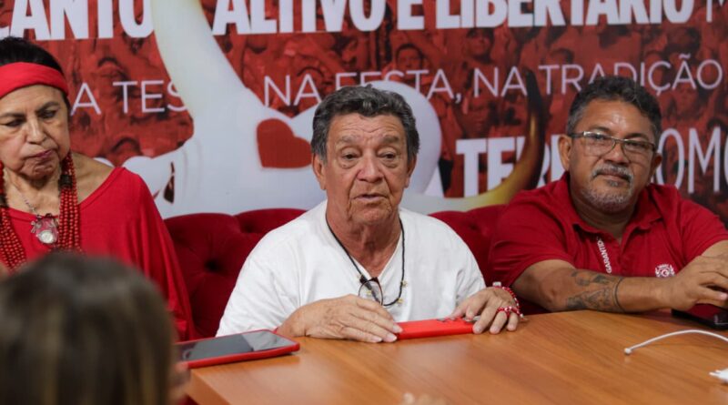 Alinhamento de arena reúne itens oficiais do Garantido na reta final para o Festival de Parintins