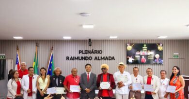 Câmara de Parintins rende homenagens a personalidades e instituições que fortalecem a cultura e a identidade do município