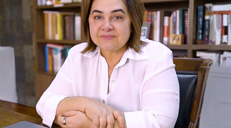 “Abrir a torneira virou um ato de coragem”, diz Professora Maria do Carmo ao apresentar laudo que confirma água imprópria no interior do Amazonas