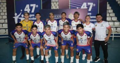 Em noite de superação, seleção de Parintins de futsal goleia Lábrea e segue viva no sonho do título dos JEAs