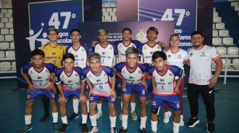 Em noite de superação, seleção de Parintins de futsal goleia Lábrea e segue viva no sonho do título dos JEAs