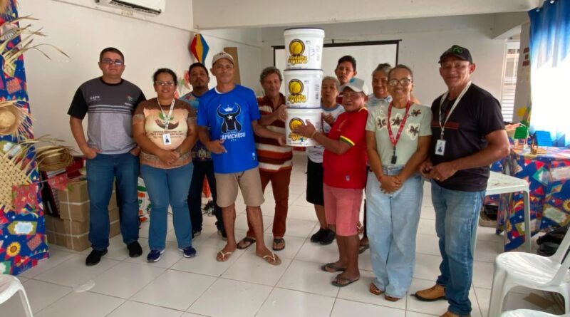 Funcionários e usuários do CAP’s AD recebem oficina para implantação de Horta Terapêutica