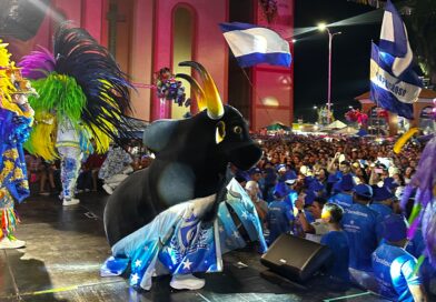 Campeão do Festival, Caprichoso emociona público em homenagem a Nossa Senhora do Carmo