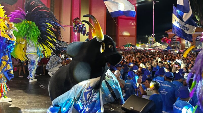 Campeão do Festival, Caprichoso emociona público em homenagem a Nossa Senhora do Carmo