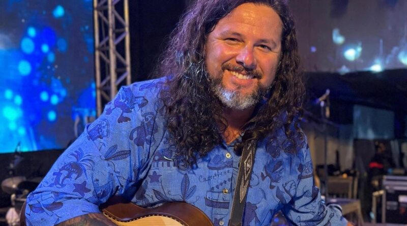 No Dia do Folclore, Salomão Rossy celebra a cultura de Parintins com “Antologia Parintins”