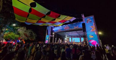 Artistas locais e nova estrutura são destaques no primeiro dia do Festival de Verão do Caburi 2026