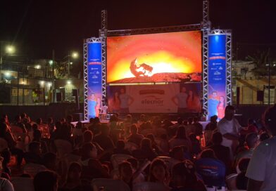 Cine Elecnor leva cinema de graça para praça em Parintins
