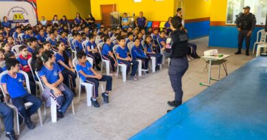 Combate à violência contra a mulher: Polícia Militar palestra sobre o Agosto Lilás na escola Santa Luzia do Macurany