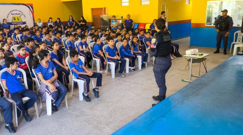 Combate à violência contra a mulher: Polícia Militar palestra sobre o Agosto Lilás na escola Santa Luzia do Macurany