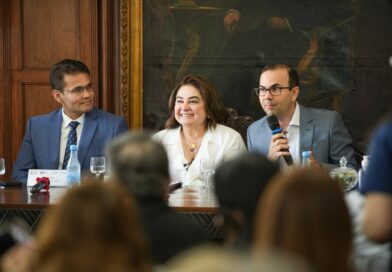 Professora Maria do Carmo apresenta prévia de plano de governo em encontro com comerciantes do Estado