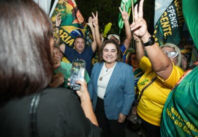 Maria do Carmo encerra debate convocando população para a mudança: ‘Ninguém muda escolhendo mais do mesmo’