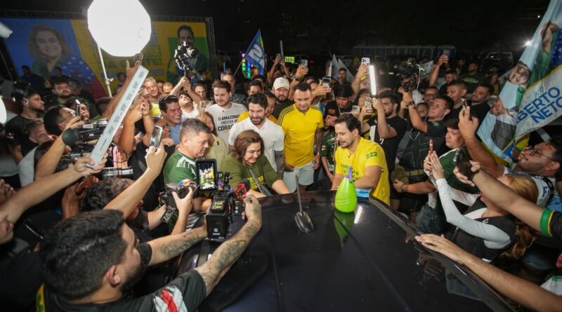 ‘Adesivaço 22′ e lançamento de nova identidade visual marcam início da campanha de Maria do Carmo ao Governo do Amazonas