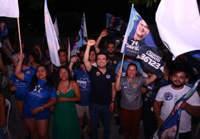 Torcida do Caprichoso reforça apoio a Jender Lobato e resgata legado de gestão à frente do bumbá