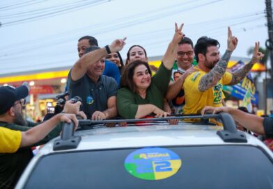 Onda da Mudança : Professora Maria comanda motocarreata da em Manacapuru