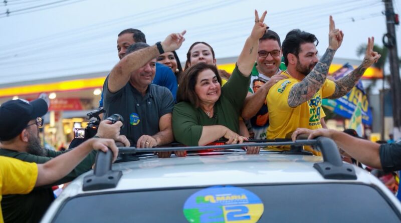 Onda da Mudança : Professora Maria comanda motocarreata da em Manacapuru