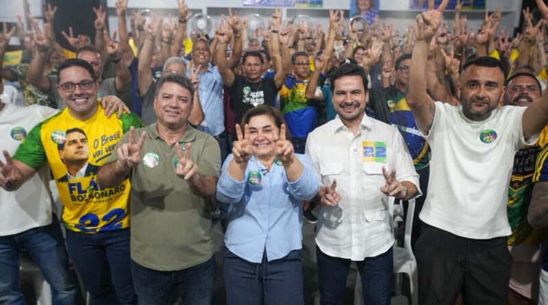 Professora Maria recebe apoio de forças policiais do Amazonas e garante pagamento de data-base e reajustes retroativos