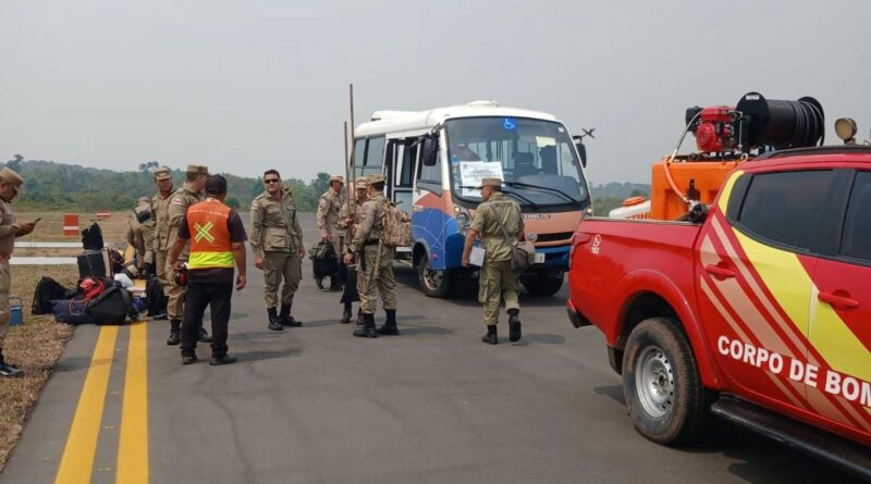 Corpo de Bombeiros recebe dez militares e novos equipamentos para combater incêndios em Parintins
